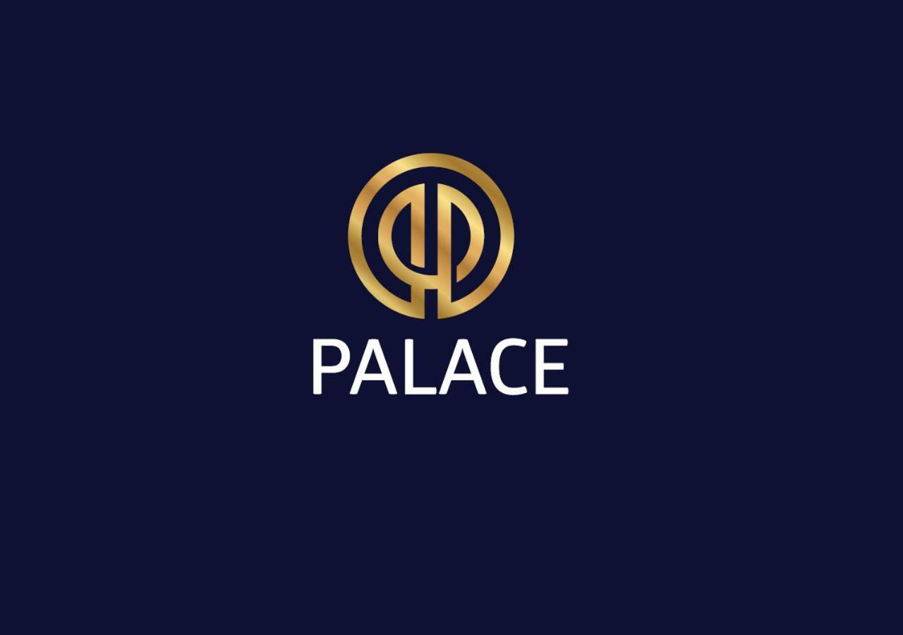 Palace Hotel Umanʼ Екстериор снимка